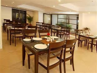 White Lotus Hotel Gurgaon Bagian luar foto