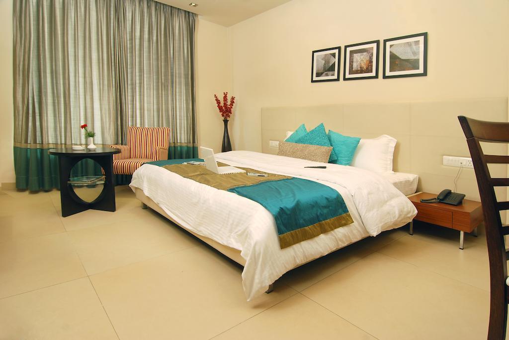 White Lotus Hotel Gurgaon Bagian luar foto
