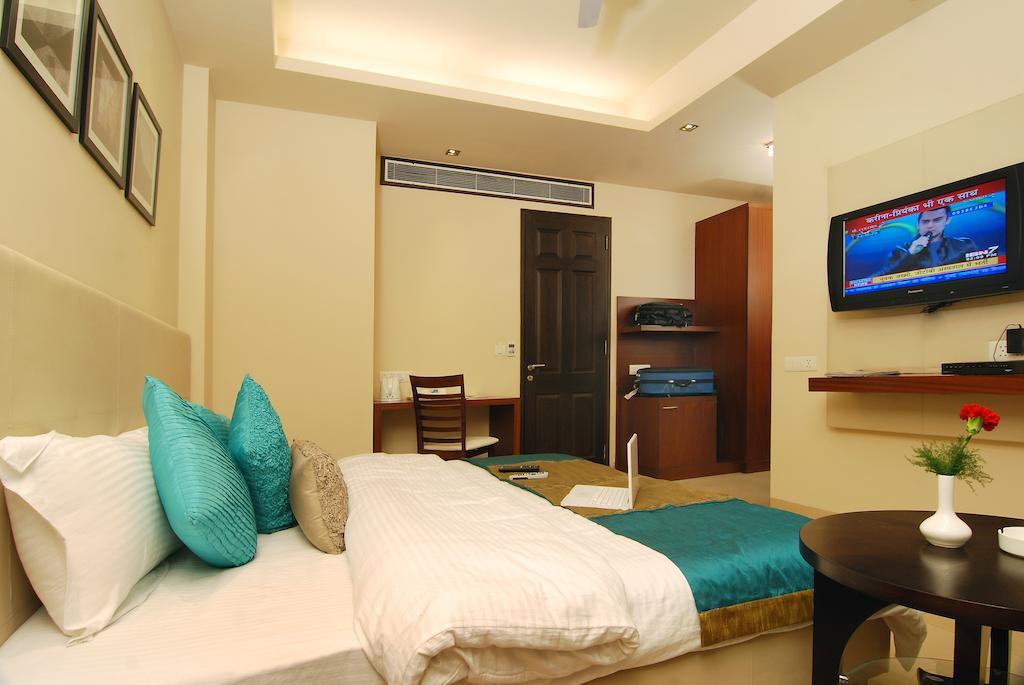 White Lotus Hotel Gurgaon Bagian luar foto